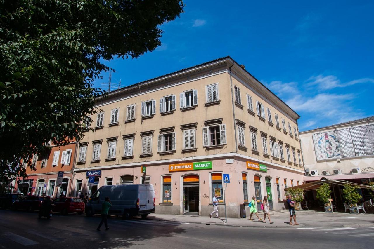 Amu Apartment Пула Экстерьер фото